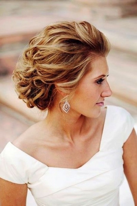 classic-updos-for-long-hair-70_16 Classic updos for long hair