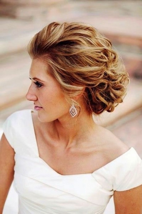 classic-updos-for-medium-hair-60 Classic updos for medium hair