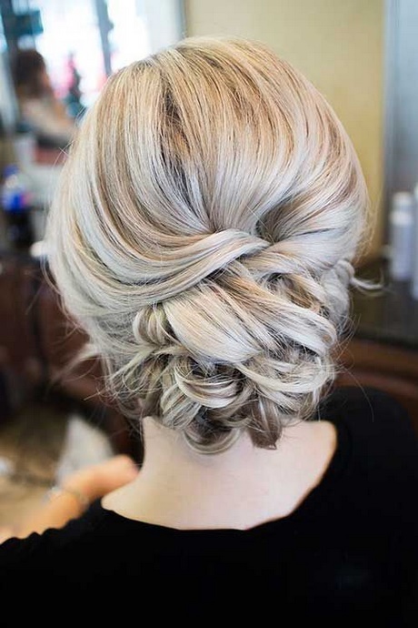 grad-hairstyles-updos-52_7 Grad hairstyles updos