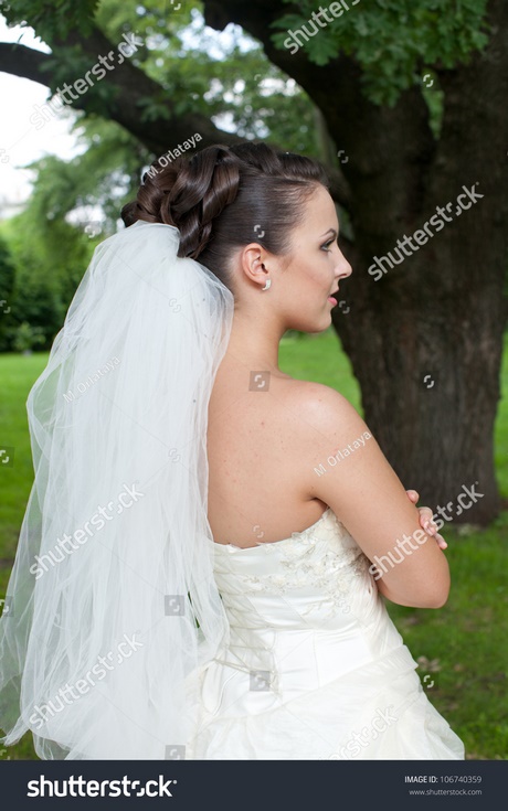 hairstyles-for-a-bride-on-her-wedding-day-22_12 Hairstyles for a bride on her wedding day