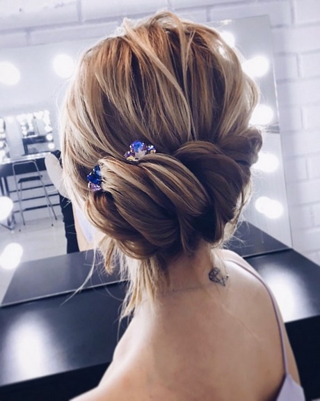 long-hair-updos-2018-37_13 Long hair updos 2018