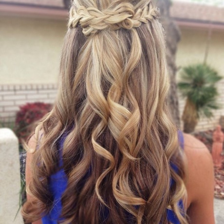 pictures-of-prom-hairstyles-for-long-hair-97_18 Pictures of prom hairstyles for long hair