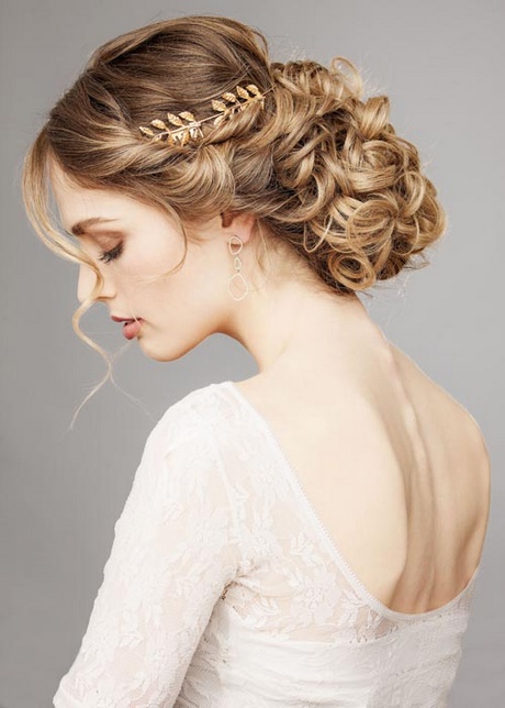 popular-bridesmaid-hairstyles-36_14 Popular bridesmaid hairstyles