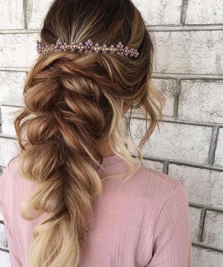 popular-prom-hairstyles-2018-82_19 Popular prom hairstyles 2018