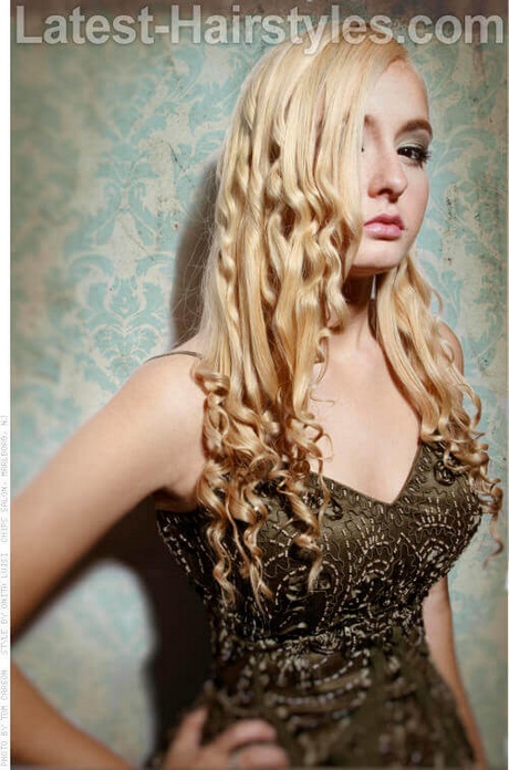 prom-hairstyles-for-long-hair-down-curly-36_2 Prom hairstyles for long hair down curly
