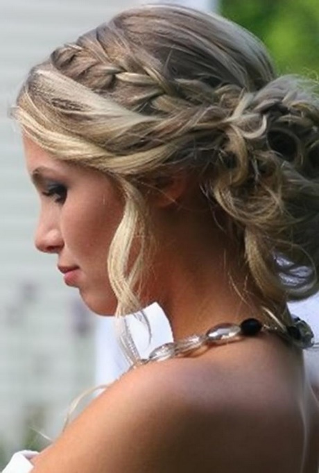 simple-prom-hairstyles-for-medium-hair-03_12 Simple prom hairstyles for medium hair