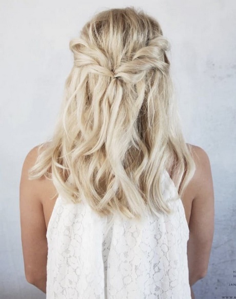 simple-wedding-hairstyles-for-bridesmaids-06_15 Simple wedding hairstyles for bridesmaids