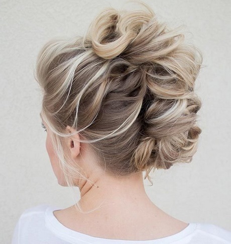 trendy-updos-for-long-hair-36_8 Trendy updos for long hair