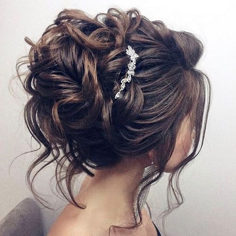 updo-hairstyles-for-medium-long-hair-00_4 Updo hairstyles for medium long hair