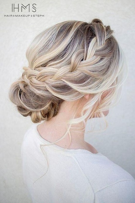 wedding-updos-for-long-hair-bridesmaids-04_13 Wedding updos for long hair bridesmaids