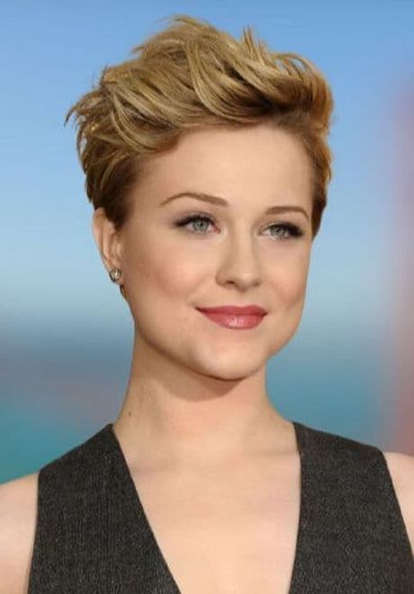 cute-haircuts-for-round-faces-2022-94_4 Cute haircuts for round faces 2022