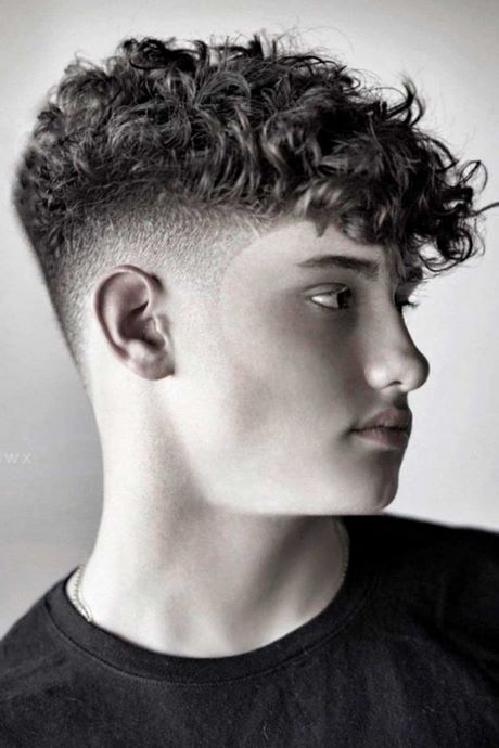 cute-short-curly-haircuts-2022-41_13 Cute short curly haircuts 2022