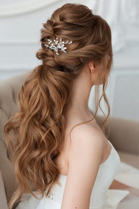 hairstyle-bridesmaid-2022-95_12 Hairstyle bridesmaid 2022