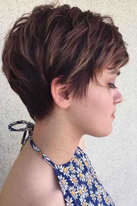 short-hairstyle-pictures-for-2022-39_11 Short hairstyle pictures for 2022