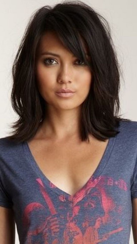 pictures-of-shoulder-length-haircuts-with-bangs-97_6 Pictures of shoulder length haircuts with bangs