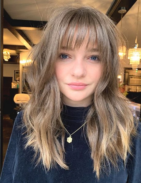 bangs-for-long-hair-2020-39_14 Bangs for long hair 2020