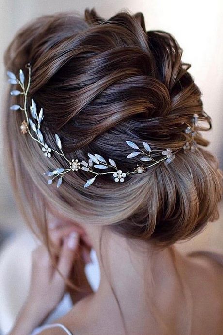 bride-hairstyles-2020-76_13 ﻿Bride hairstyles 2020