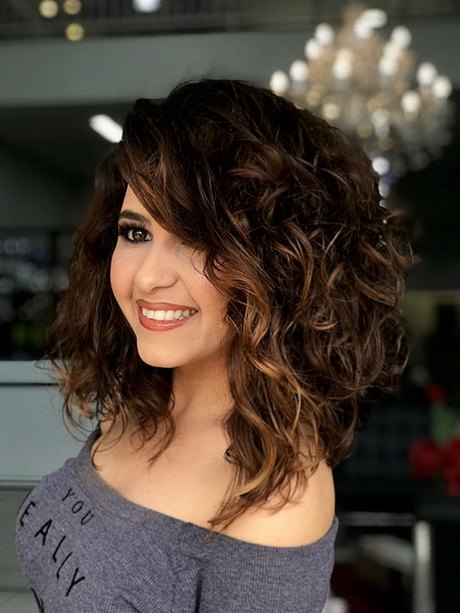 curly-bob-hairstyles-2020-43_13 Curly bob hairstyles 2020