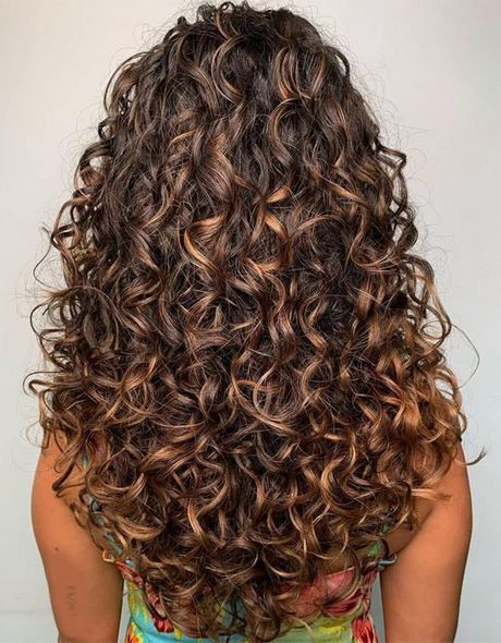 curly-hairstyles-for-long-hair-2020-72_2 Curly hairstyles for long hair 2020