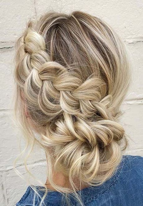 prom-braided-hairstyles-2020-58_17 Prom braided hairstyles 2020
