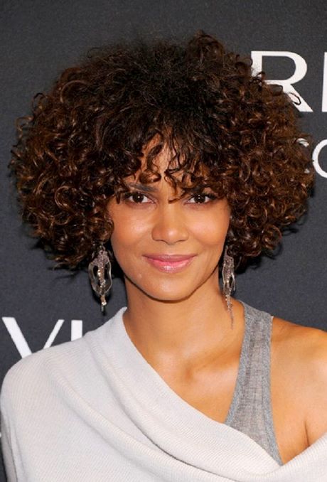 short-curly-weave-hairstyles-2020-16_2 Short curly weave hairstyles 2020