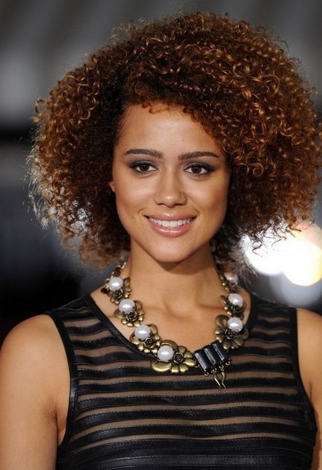 short-curly-weave-hairstyles-2020-16_5 Short curly weave hairstyles 2020