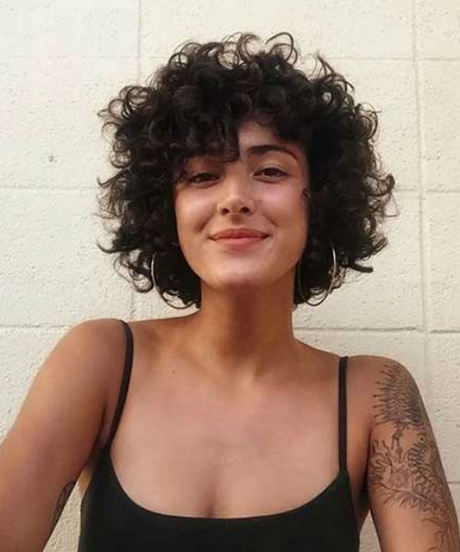 trendy-short-curly-hairstyles-2020-50_2 Trendy short curly hairstyles 2020