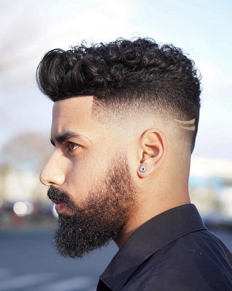 best-haircuts-for-curly-hair-2021-22_11 Best haircuts for curly hair 2021