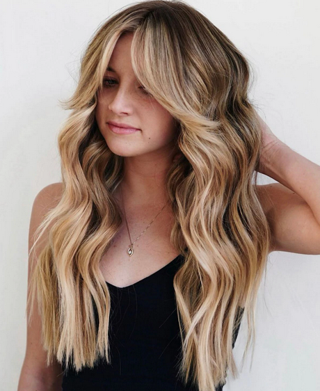 best-hairstyles-with-bangs-2021-08 Best hairstyles with bangs 2021