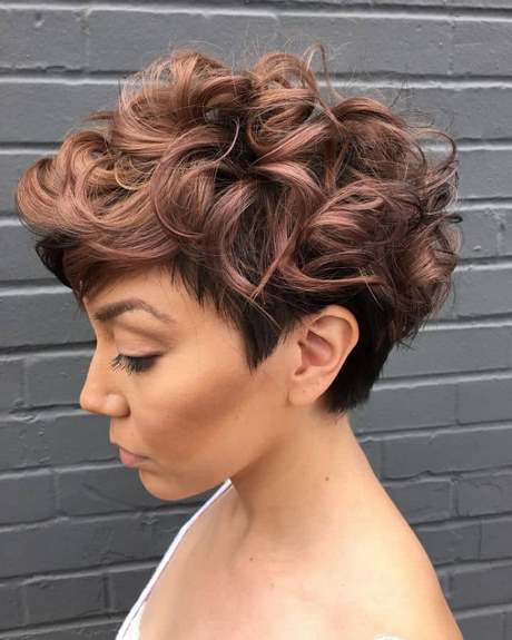 cute-short-curly-haircuts-2021-15 Cute short curly haircuts 2021