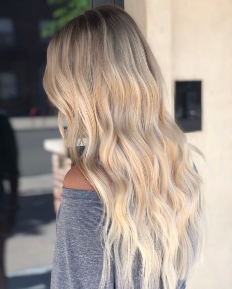 hairstyles-for-long-blonde-hair-2021-15_9 Hairstyles for long blonde hair 2021