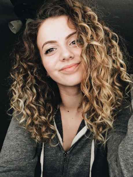 natural-curly-hairstyles-2021-99_17 Natural curly hairstyles 2021