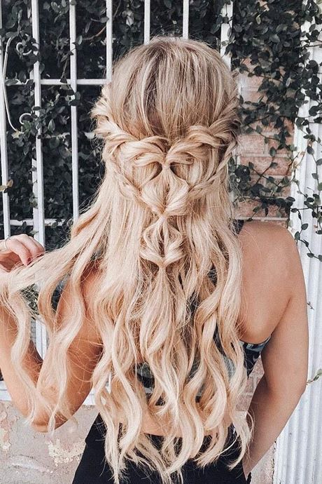 prom-braided-hairstyles-2021-17_2 Prom braided hairstyles 2021