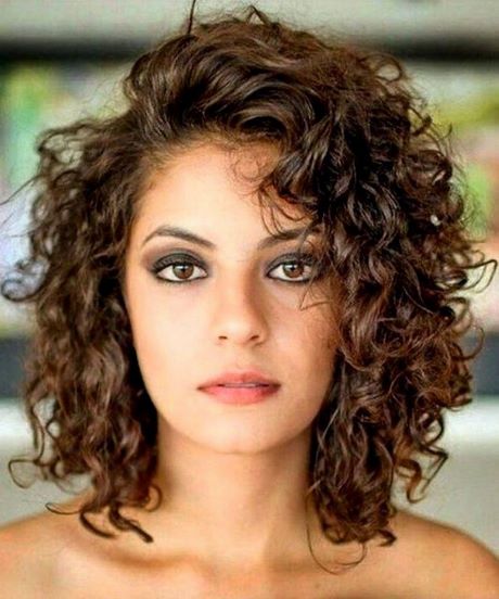 womens-short-curly-hairstyles-2021-28_19 Womens short curly hairstyles 2021