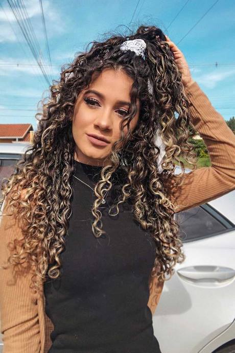 curly-hairstyle-2023-27_5 Curly hairstyle 2023