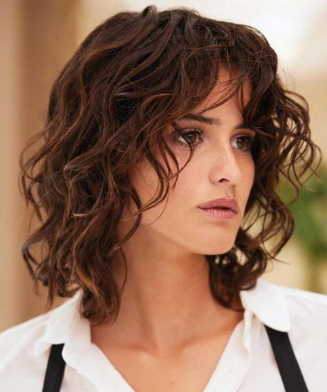 medium-length-layered-hairstyles-2023-06_10 Medium length layered hairstyles 2023