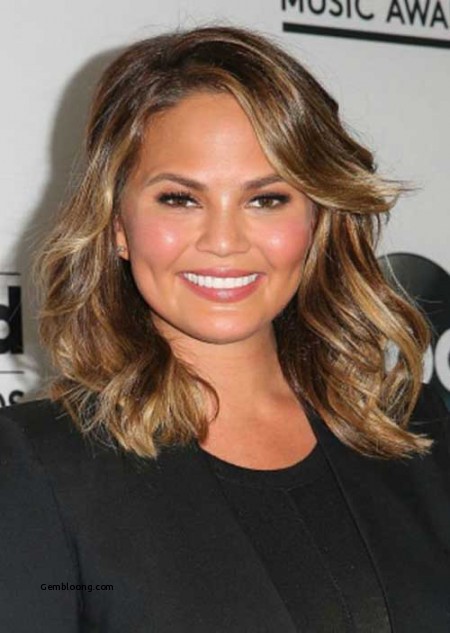 flattering-hairstyles-for-round-faces-26_4 Flattering hairstyles for round faces
