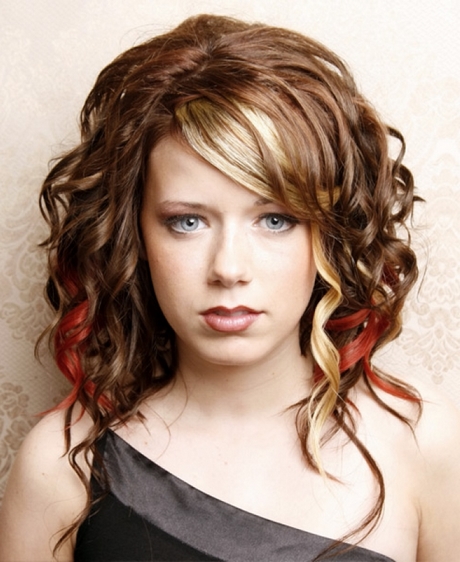 hairstyle-for-curly-hair-with-round-face-86_8 Hairstyle for curly hair with round face