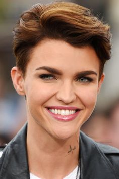 celebrity-short-hair-86_13 Celebrity short hair