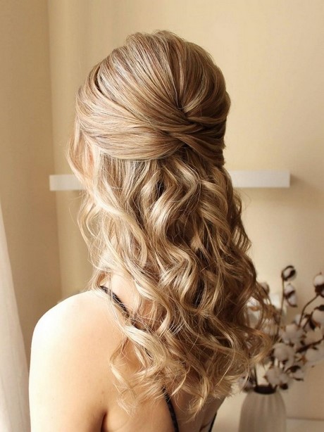 half-up-and-down-hairstyles-for-a-wedding-25_6 Half up and down hairstyles for a wedding