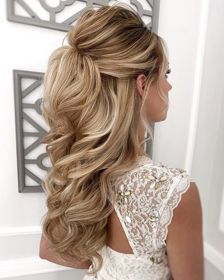 half-up-and-down-hairstyles-for-a-wedding-25_9 Half up and down hairstyles for a wedding
