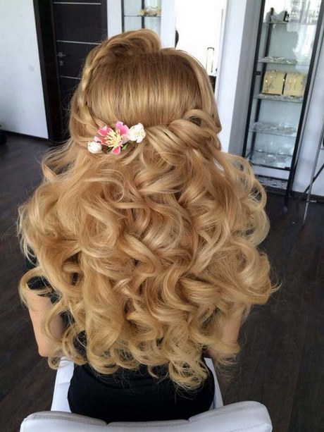 half-up-long-curly-hairstyles-42_17 Half up long curly hairstyles