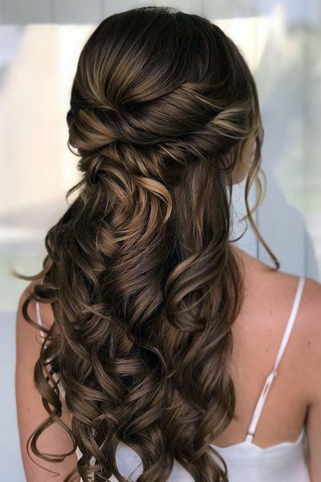 half-up-long-curly-hairstyles-42_5 Half up long curly hairstyles