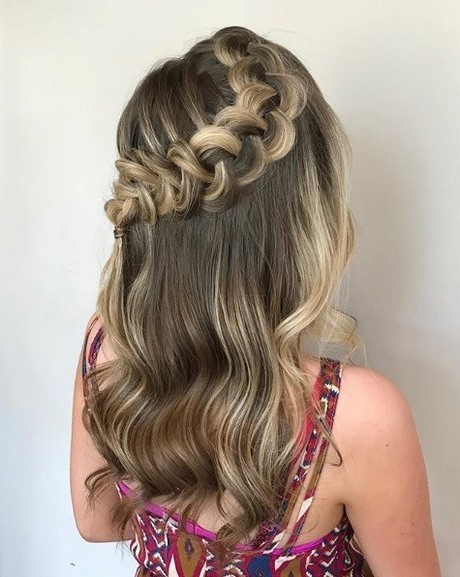 half-up-prom-hairstyles-for-medium-hair-55_16 Half up prom hairstyles for medium hair