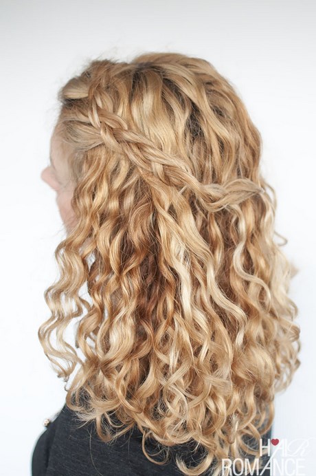 long-curly-half-up-hairstyles-33_2 Long curly half up hairstyles