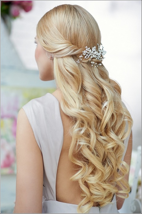 prom-hairstyles-half-up-and-down-21 Prom hairstyles half up and down