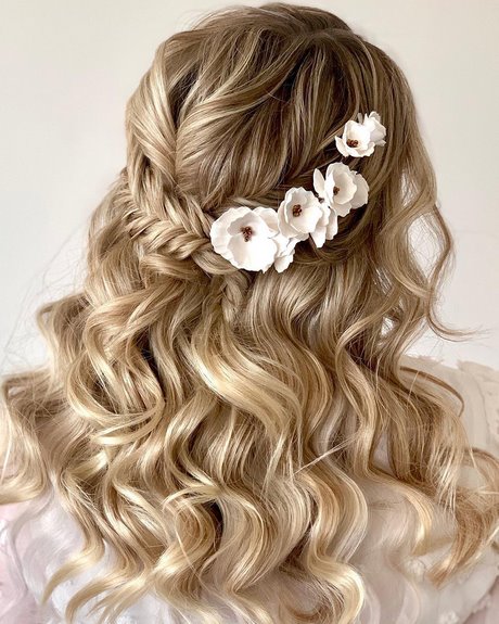 bridesmaid-hairstyles-for-long-hair-down-37_11 Bridesmaid hairstyles for long hair down