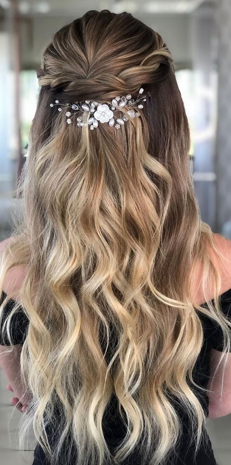 bridesmaid-hairstyles-for-long-hair-down-37_15 Bridesmaid hairstyles for long hair down