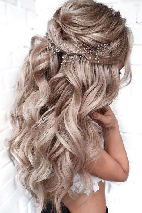 bridesmaid-hairstyles-for-long-hair-down-37_8 Bridesmaid hairstyles for long hair down