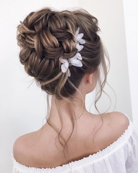 bun-hairstyle-for-wedding-49_13 Bun hairstyle for wedding